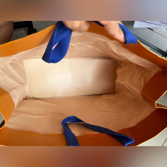 Louis vuitton large shopping bag - Picture 12 of 16